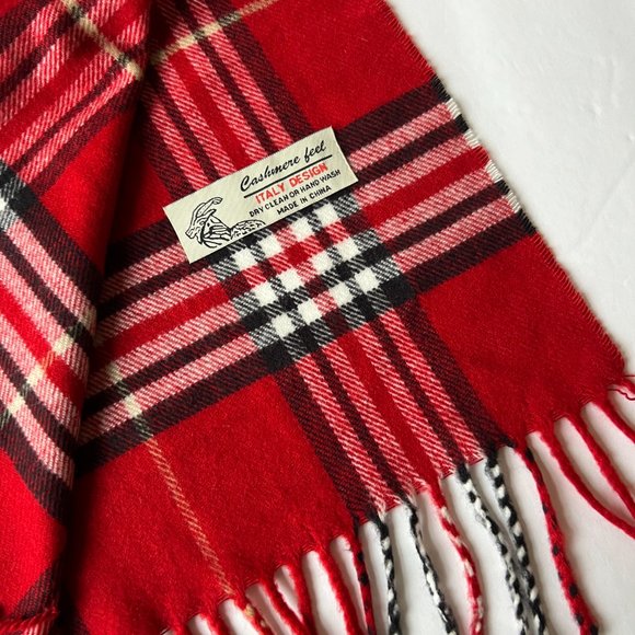 ITALY DESIGN Women's Plaid Fringed Long Scarf NWT - Picture 2 of 4